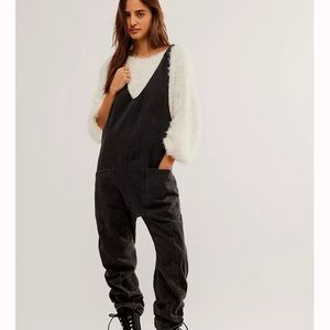 Free people jumper size XS black. Wore twice great condition